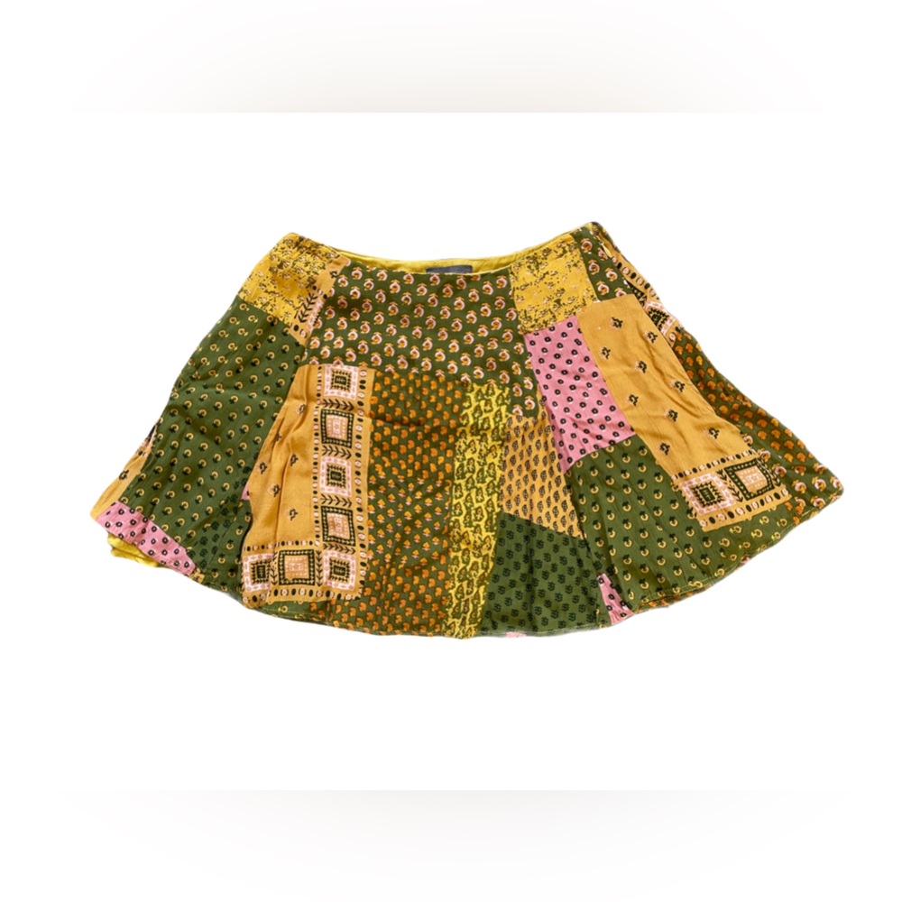 ❤️ URBAN OUTFITTERS PATCHWORK MINI SKIRT SIZE SMALL